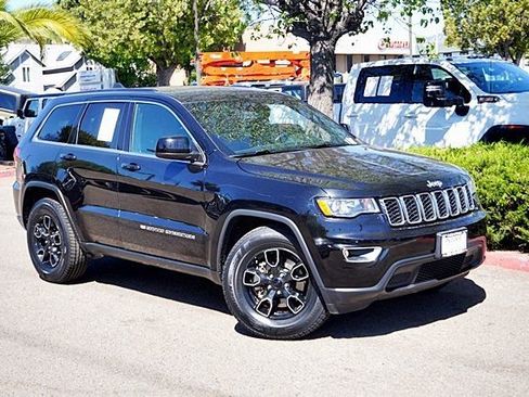 Certified 2022 Jeep Grand Cherokee Laredo X RWD image 3