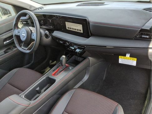 Certified 2025 Nissan Kicks SR AWD/4WD image 15