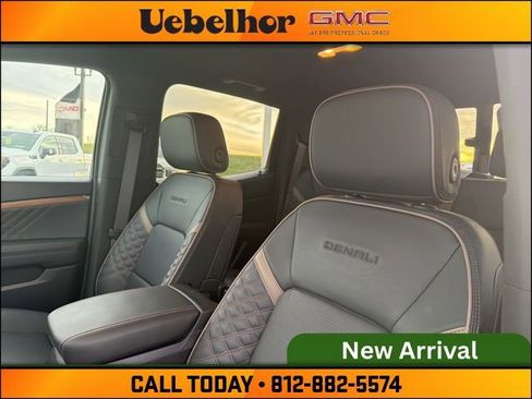 Used 2023 GMC Canyon Denali image 22
