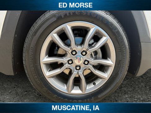 Used 2022 GMC Terrain SLT w/ Infotainment Package II image 12