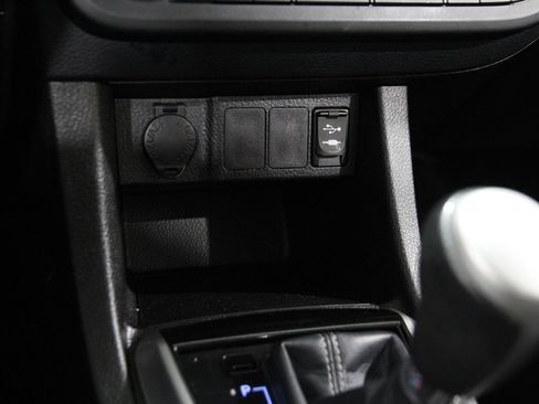 Used 2016 Toyota Corolla LE image 12