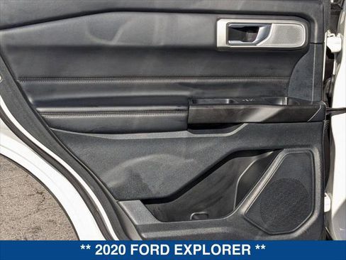 Used 2020 Ford Explorer Platinum w/ Premium Technology Package image 20