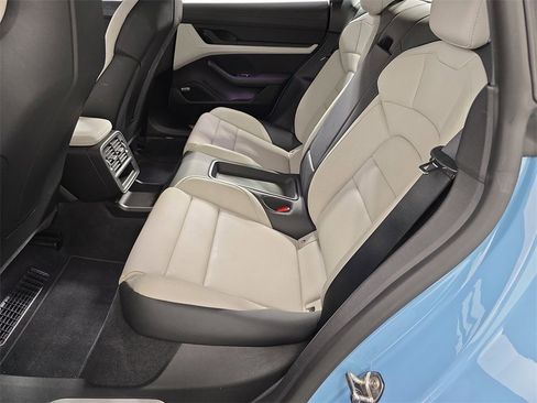 Used 2020 Porsche Taycan 4S image 24