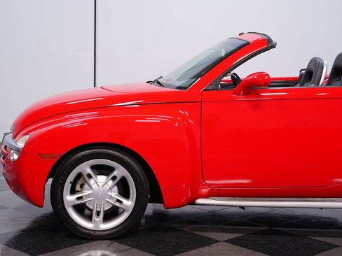 Used 2005 Chevrolet SSR image 22