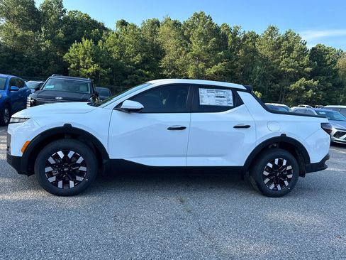 New 2026 Hyundai Santa Cruz SE FWD image 2