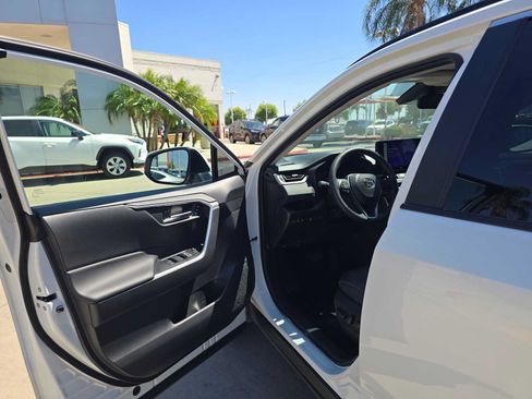 Used 2025 Toyota RAV4 XLE Premium w/ Weather Package AWD/4WD image 19