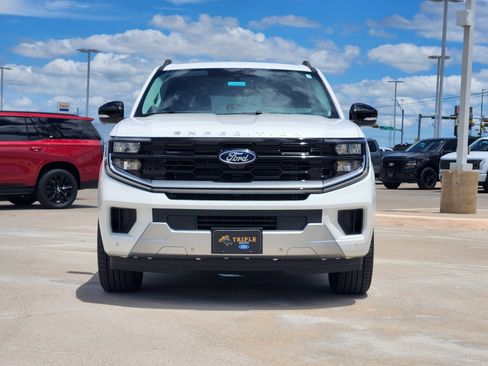 New 2026 Ford Expedition Platinum w/ Driver's Package AWD/4WD image 6