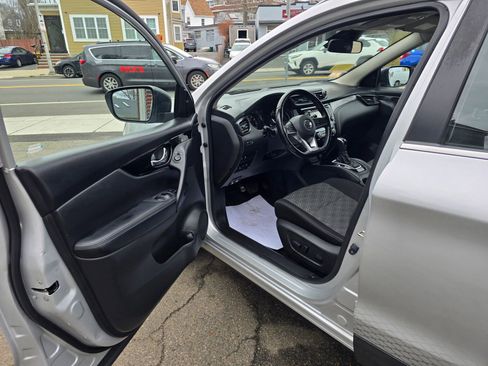 Used 2020 Nissan Rogue Sport SV w/ All-Weather Package image 8