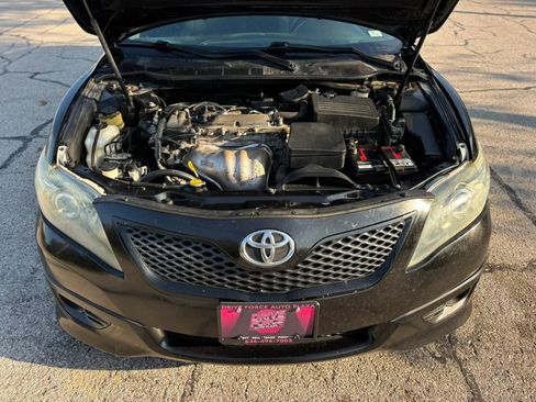 Used 2010 Toyota Camry SE FWD image 11