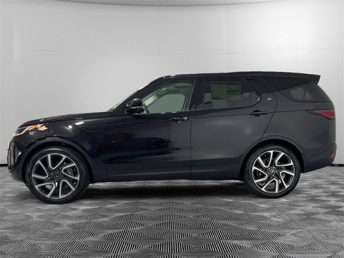 New 2025 Land Rover Discovery S image 2
