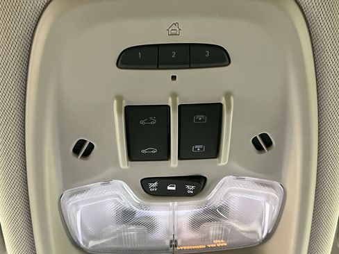 Certified 2021 Buick Encore GX Essence w/ Advanced Technology Package image 27