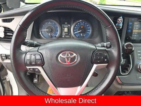 Used 2017 Toyota Sienna XLE w/ XLE Navigation Package AWD/4WD image 2