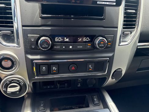 Used 2017 Nissan Titan SV AWD/4WD image 20