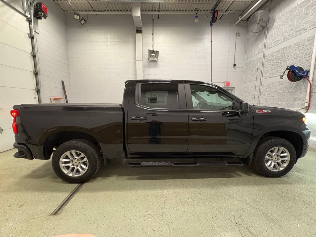 Used 2024 Chevrolet Silverado 1500 RST AWD/4WD image 3