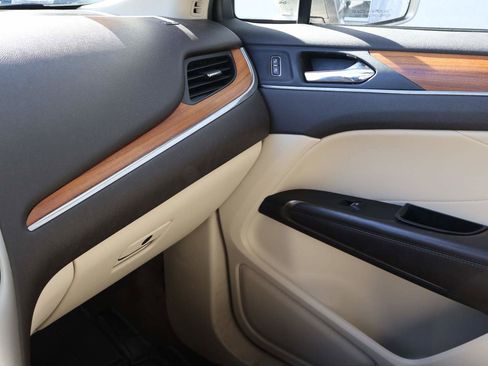 Used 2019 Lincoln MKC Select w/ Select Plus Package image 13