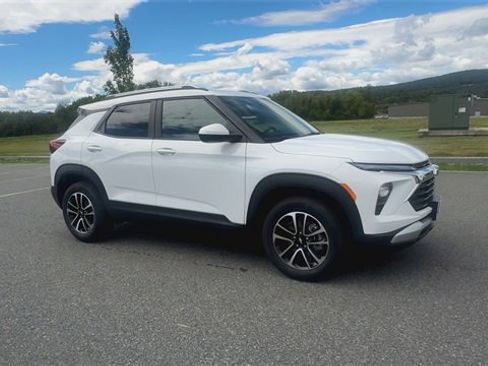 New 2026 Chevrolet TrailBlazer LT image 2