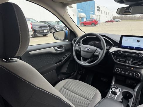 Used 2020 Ford Escape SE image 14