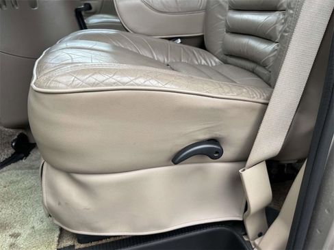 Used 2002 Ford E-150 and Econoline 150 image 20