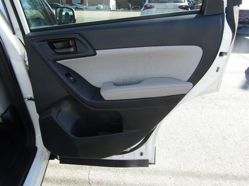 Used 2017 Subaru Forester 2.5i Premium w/ Popular Package #2A image 23