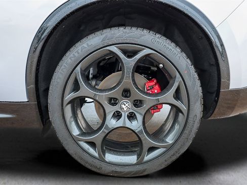 New 2025 Alfa Romeo Stelvio Sprint image 26