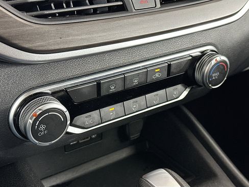 Used 2025 Nissan Altima 2.5 SV image 23