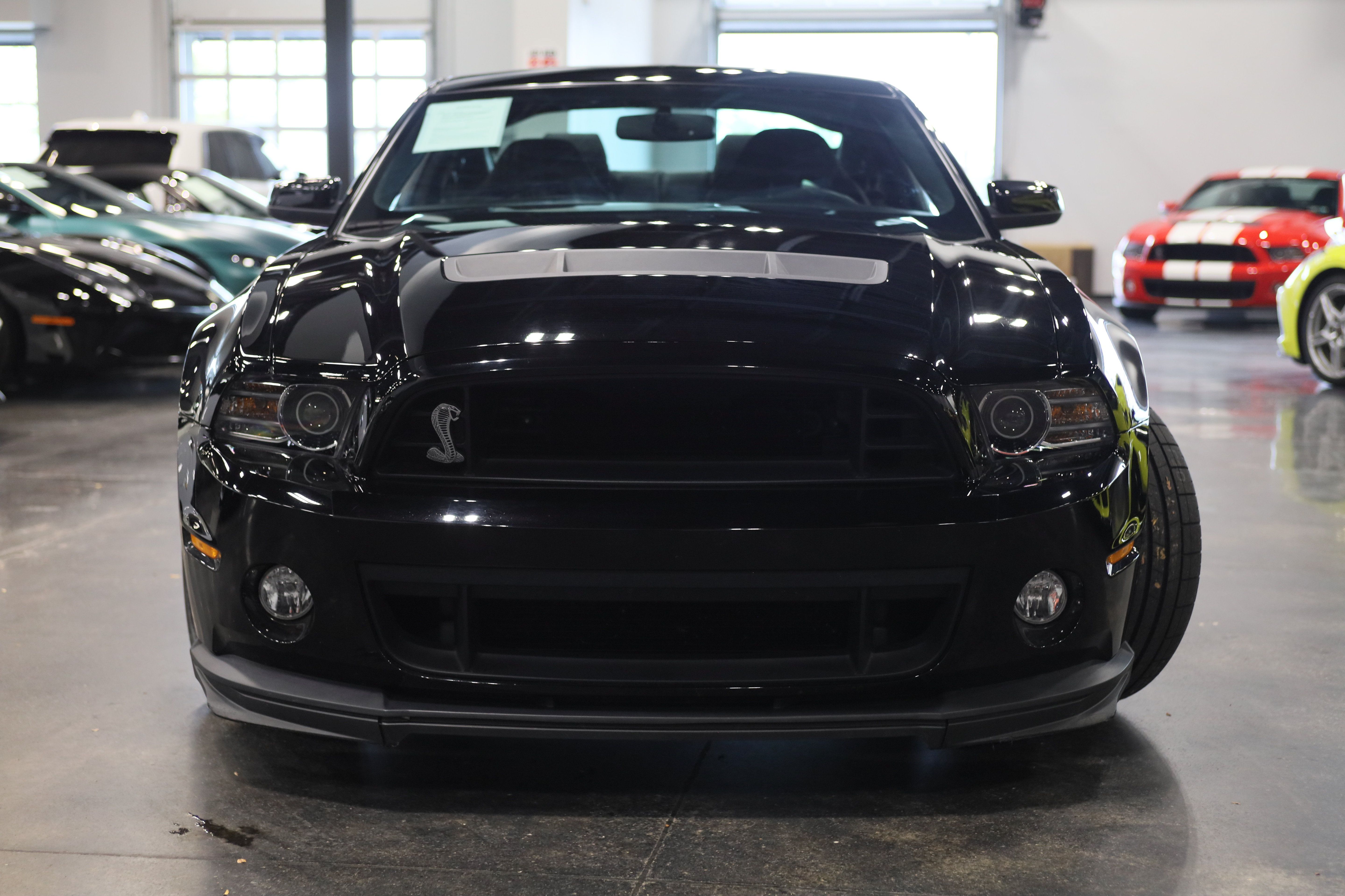 Used 2013 Ford Mustang Shelby GT500 RWD image 2