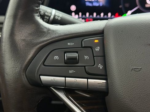 Used 2021 Cadillac Escalade Premium Luxury AWD/4WD image 34