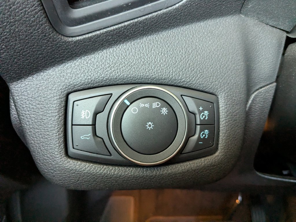 Used 2019 Ford Escape SE FWD image 22