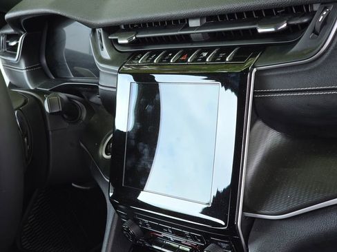 Used 2023 Jeep Grand Cherokee Altitude image 10