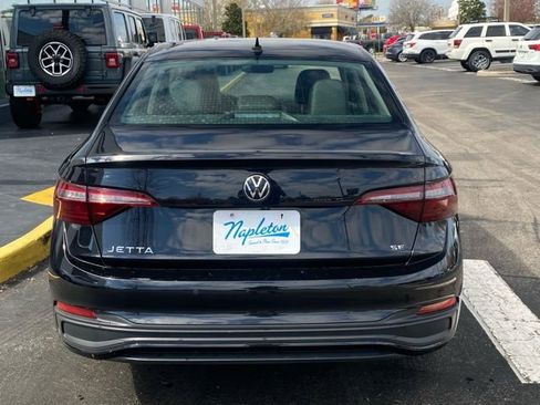 Used 2024 Volkswagen Jetta SE image 8