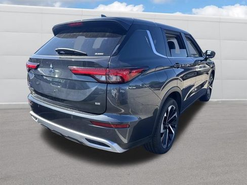 Used 2024 Mitsubishi Outlander SE AWD/4WD image 11