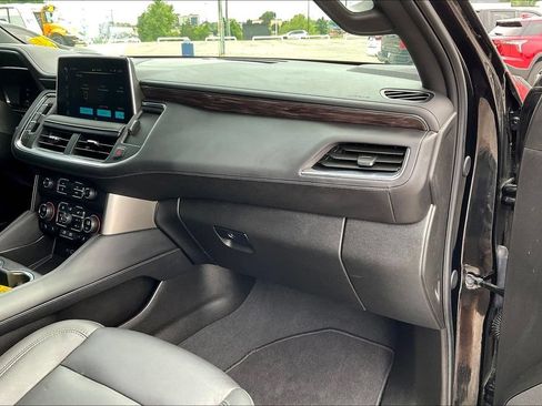 Used 2024 Chevrolet Tahoe Z71 w/ Luxury Package AWD/4WD image 17