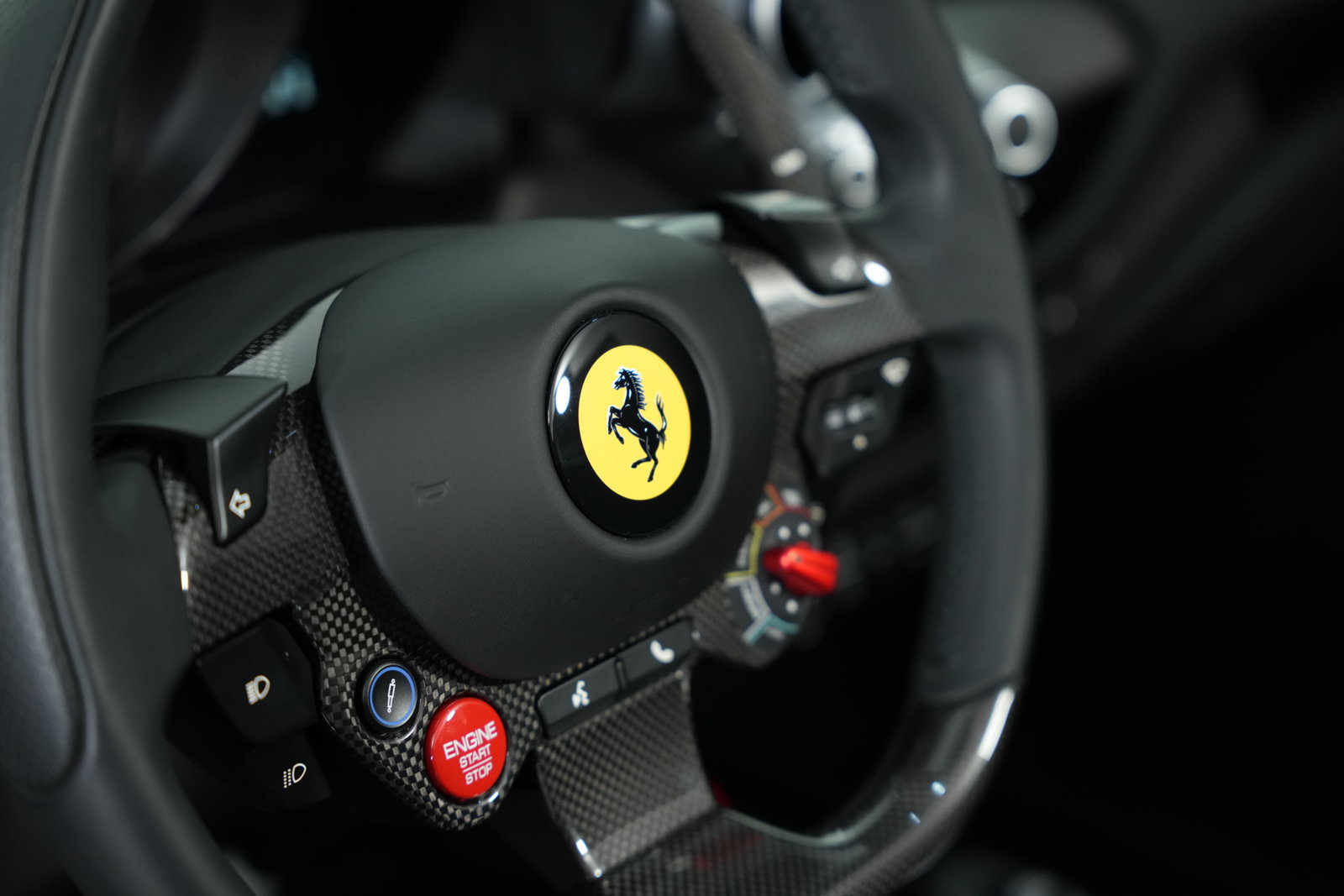 Used 2023 Ferrari F8 Tributo RWD image 32