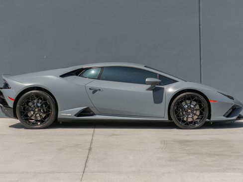 Used 2022 Lamborghini Huracan EVO RWD image 6