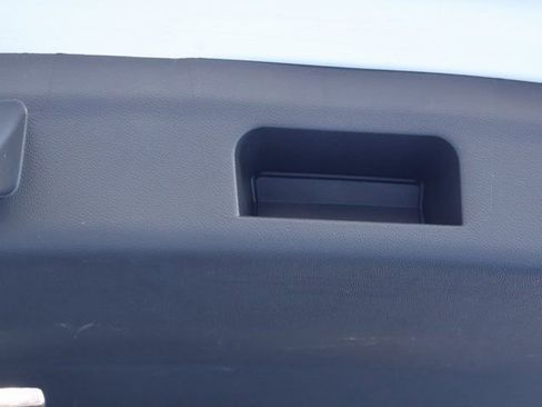 Used 2021 Buick Enclave Essence image 22