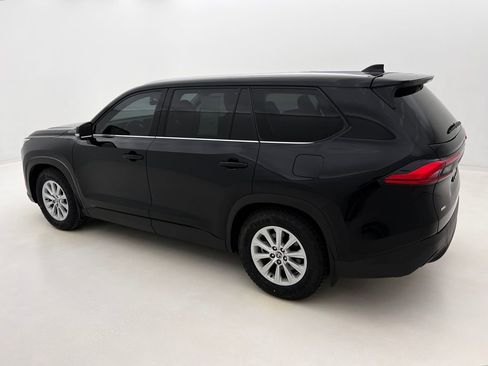 Used 2024 Toyota Grand Highlander XLE image 15