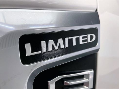 Used 2019 Ford F250 Limited image 7