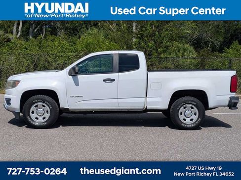 Used 2015 Chevrolet Colorado W/T RWD image 2