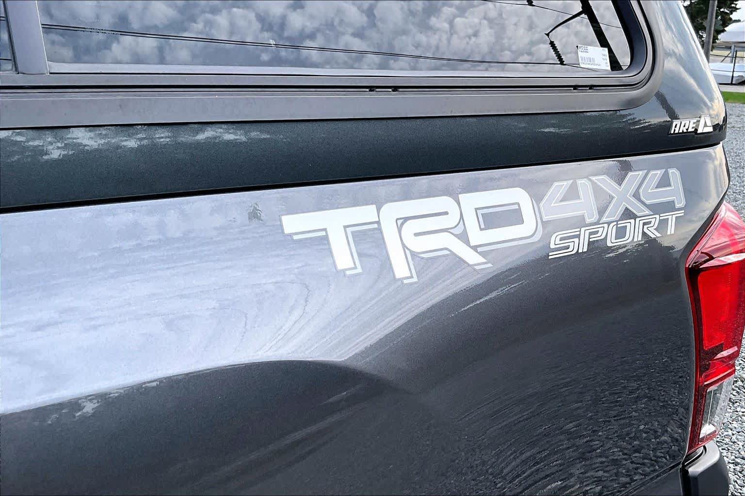 Used 2019 Toyota Tacoma TRD Sport w/ Technology Package AWD/4WD image 10