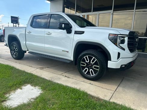 Used 2023 GMC Sierra 1500 AT4 w/ AT4 Premium Package AWD/4WD image 2