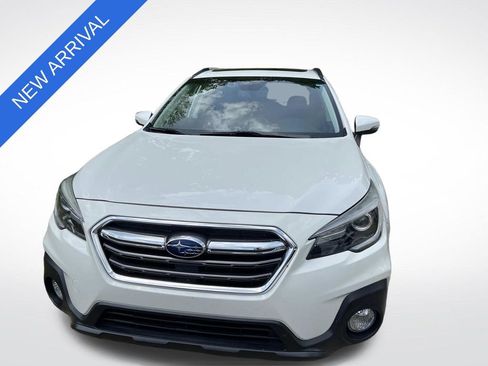 Used 2019 Subaru Outback 3.6R Touring AWD/4WD image 7