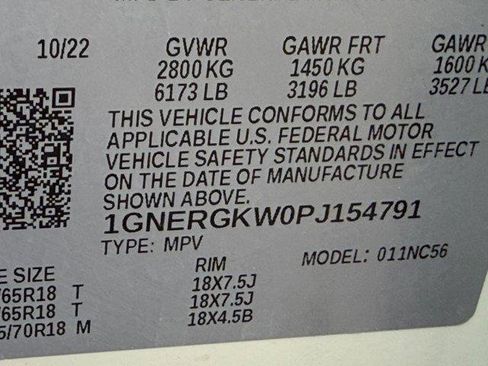 Used 2023 Chevrolet Traverse LT image 32