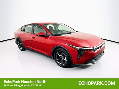 Used 2025 Kia K4 LXS image 1