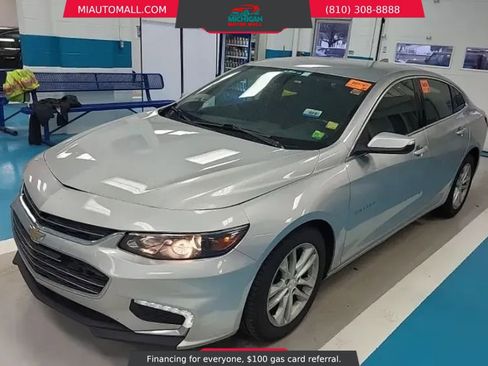 Used 2017 Chevrolet Malibu LT image 1