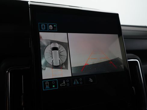 Used 2025 GMC Yukon XL Denali AWD/4WD image 31