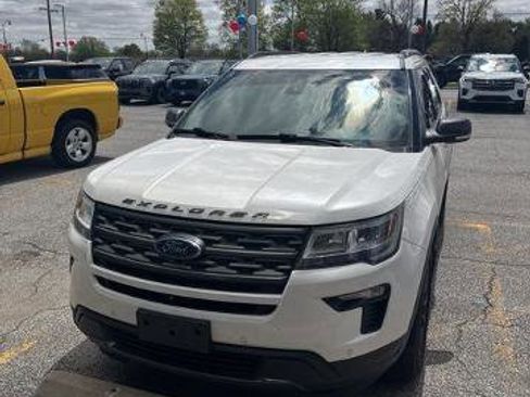 Certified 2019 Ford Explorer XLT w/ Equipment Group 202A AWD/4WD image 3