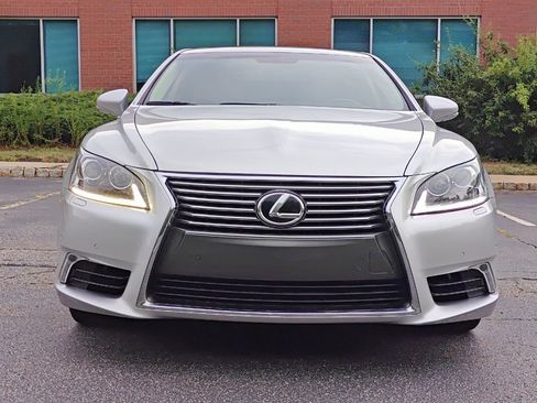 Used 2013 Lexus LS 460 image 8