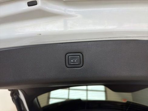 Used 2020 Chevrolet Blazer LT w/ Sound & Technology Package image 19