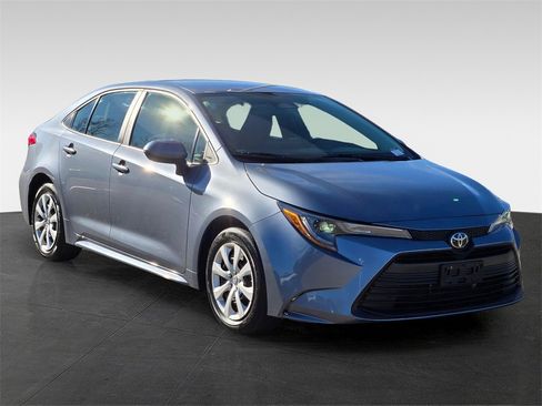Used 2024 Toyota Corolla LE image 8