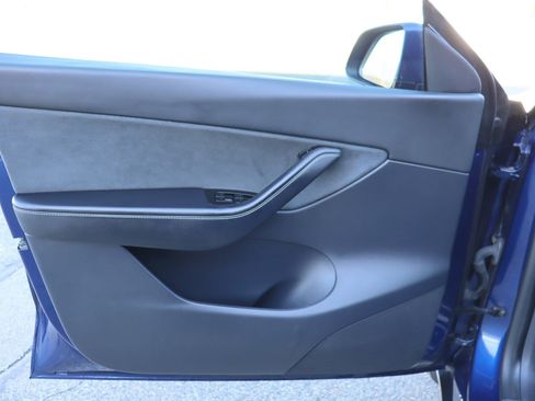 Used 2020 Tesla Model Y Performance image 22